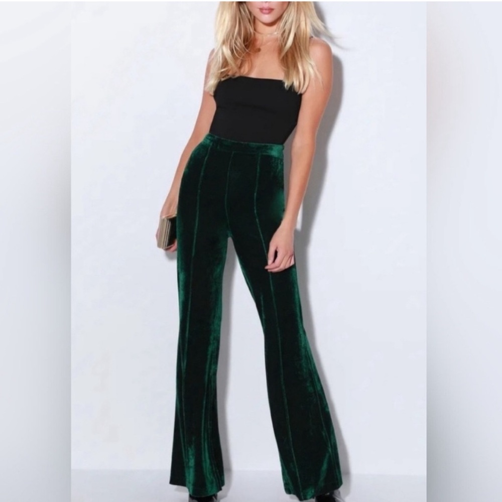 Lulus Emerald Green Velvet Flare Pants perfect for Christmas Holidays NYE🎄🤶🏻